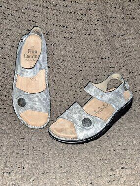 FINN COMFORT-Sausalito Sandal-Silver Metallic Leather-Strappy Comfort-Sz 39-NWOB